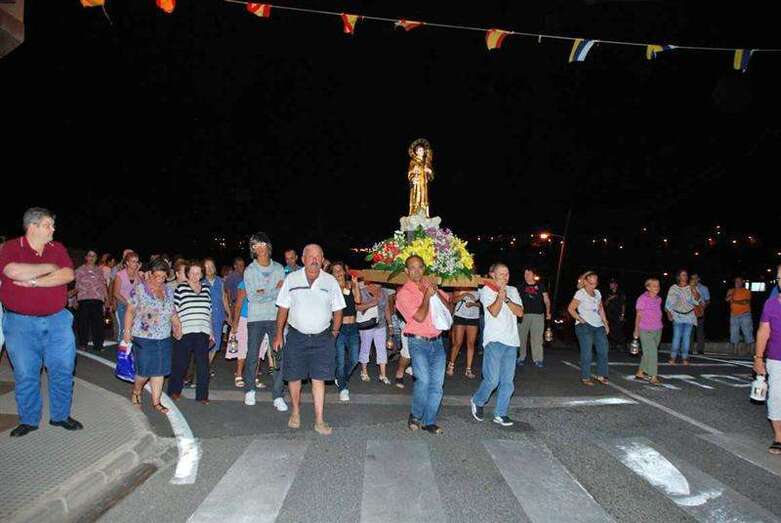 Imagen de archivo de una procesión de los faroles (Foto TA)